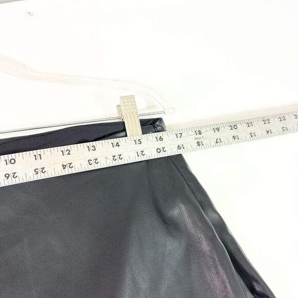 Fabletics Leggings Womens 1X Black Vegan High-Waisted Pebbled Leather Zip New - Picture 5 of 12